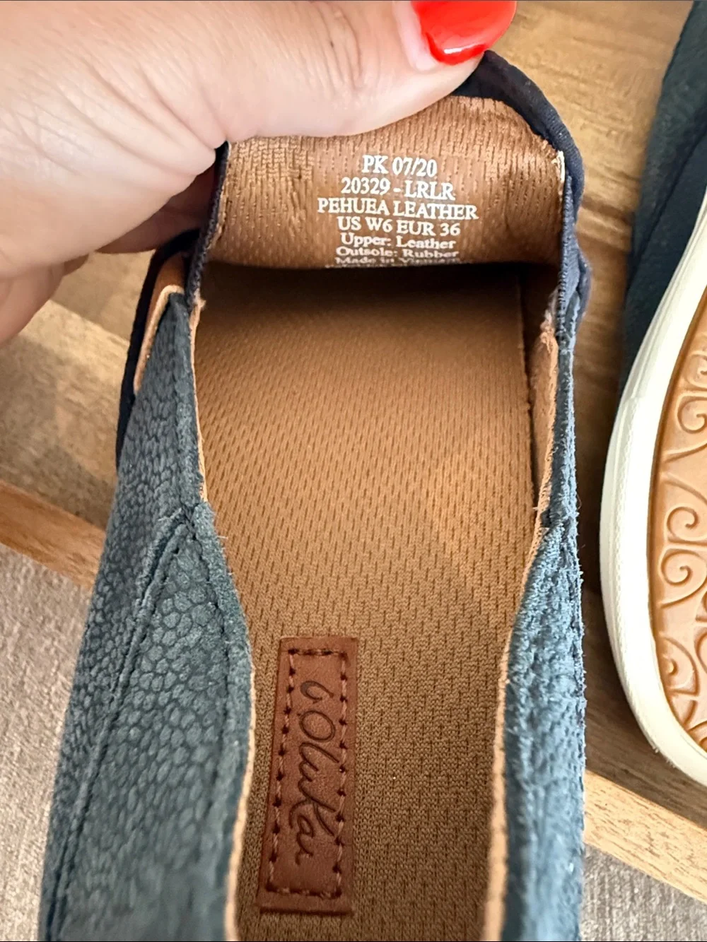 OluKai worn 1x